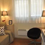 Residencia Universitaria Resa Blas De Otero * Бильбао