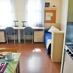 Residencia Universitaria Resa Blas De Otero *