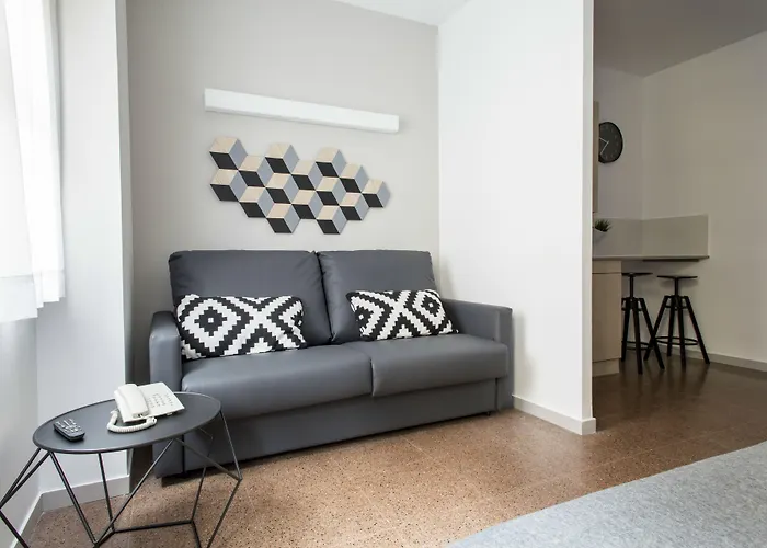 Residencia Universitaria Resa Blas De Otero Διαμέρισμα *