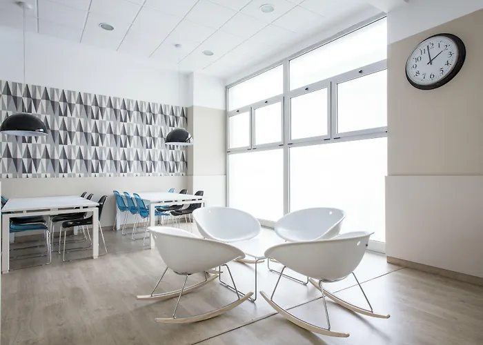 Residencia Universitaria Resa Blas De Otero * ビルバオ