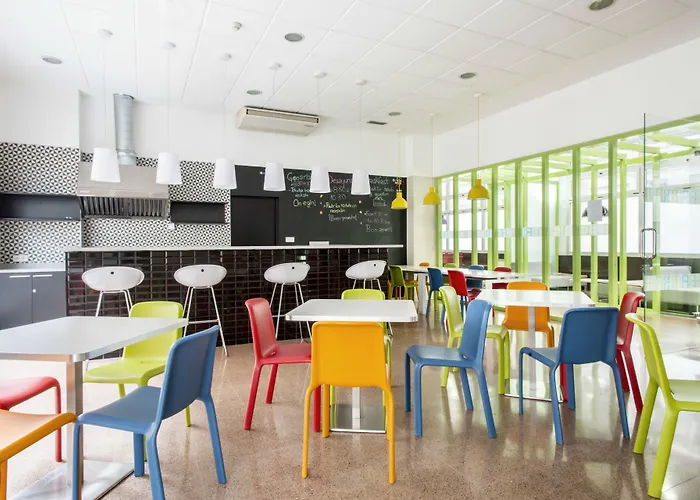 Residencia Universitaria Resa Blas De Otero 公寓 *