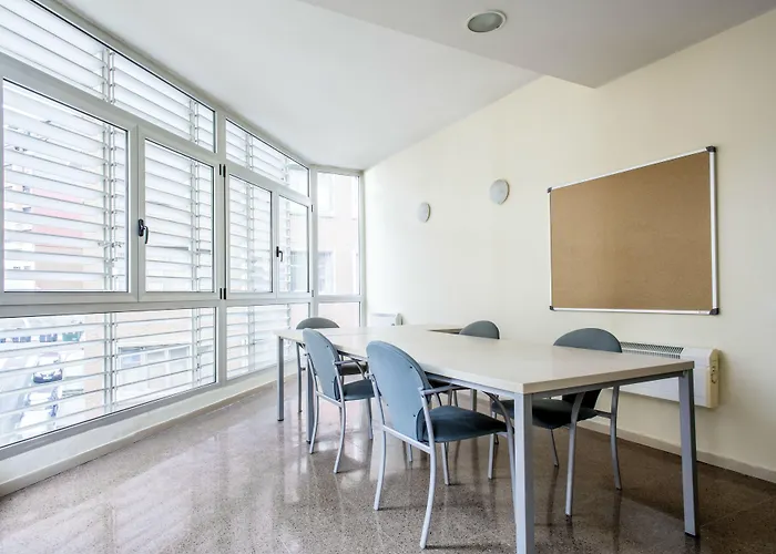 Residencia Universitaria Resa Blas De Otero * 毕尔巴鄂