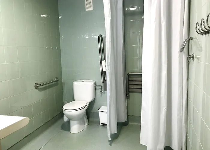 Residencia Universitaria Resa Blas De Otero דירה